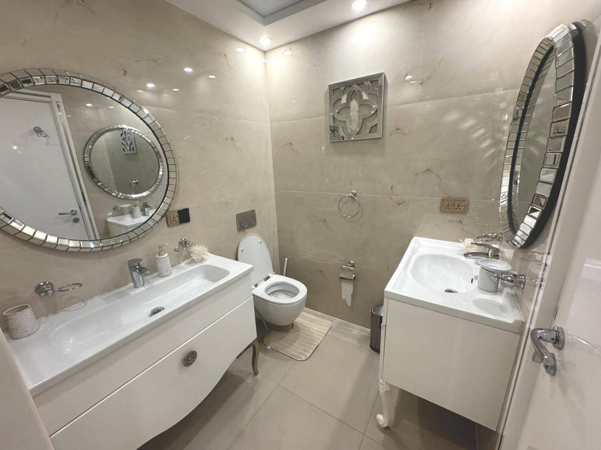 Royal Residences 2 Homestay