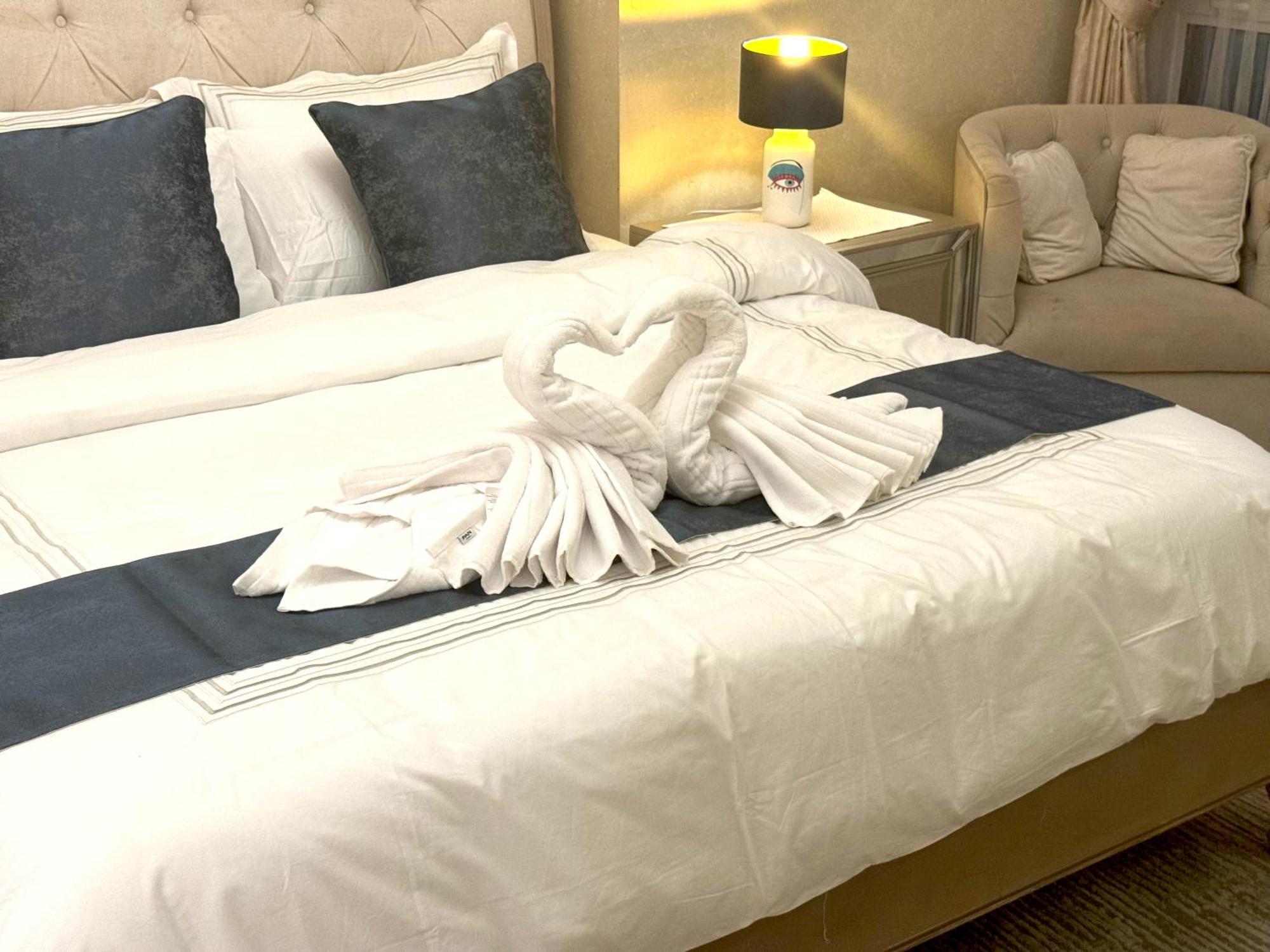 Royal Residences 2 Homestay Dubai