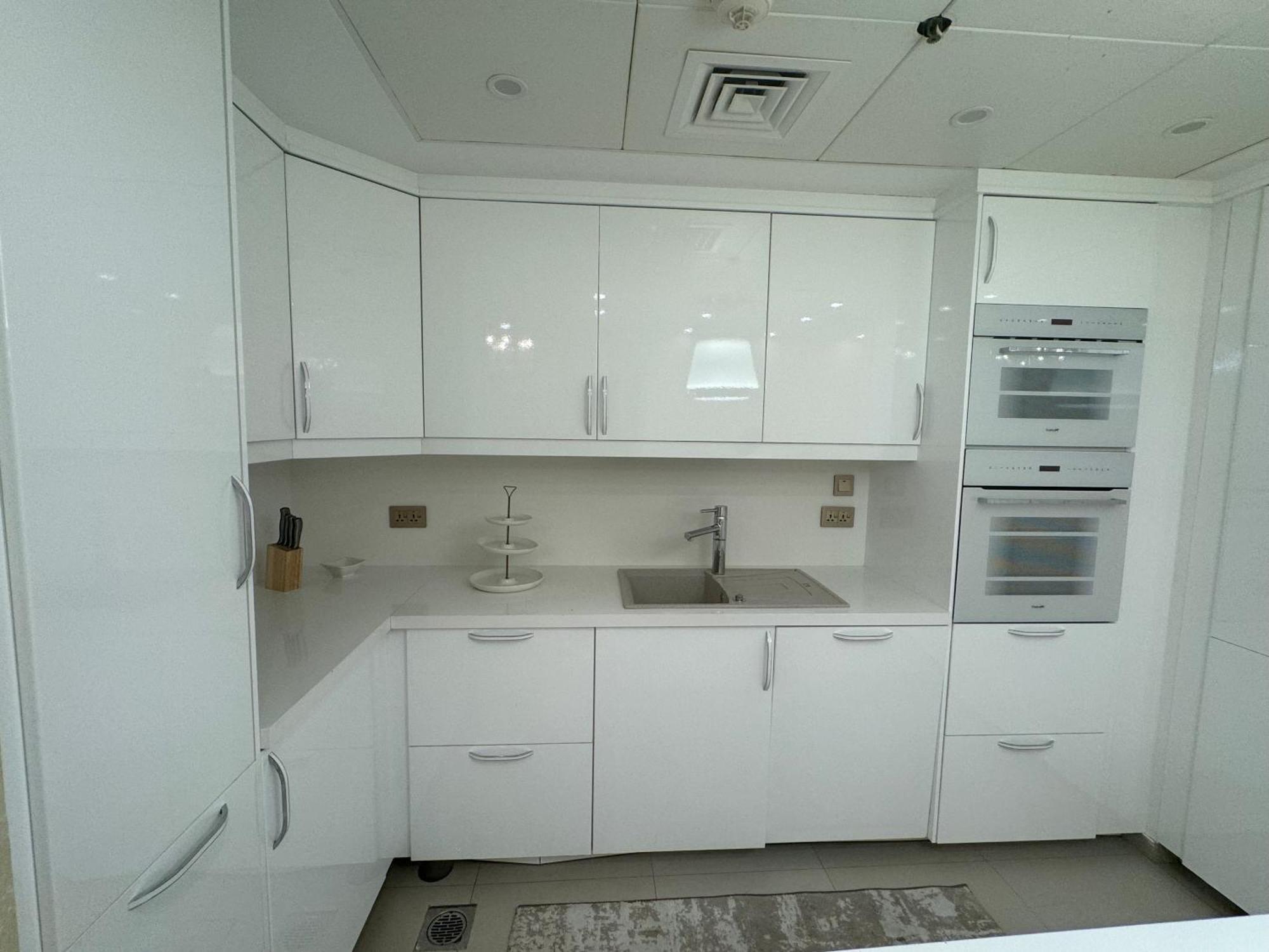 Royal Residences 2 Homestay Dubai
