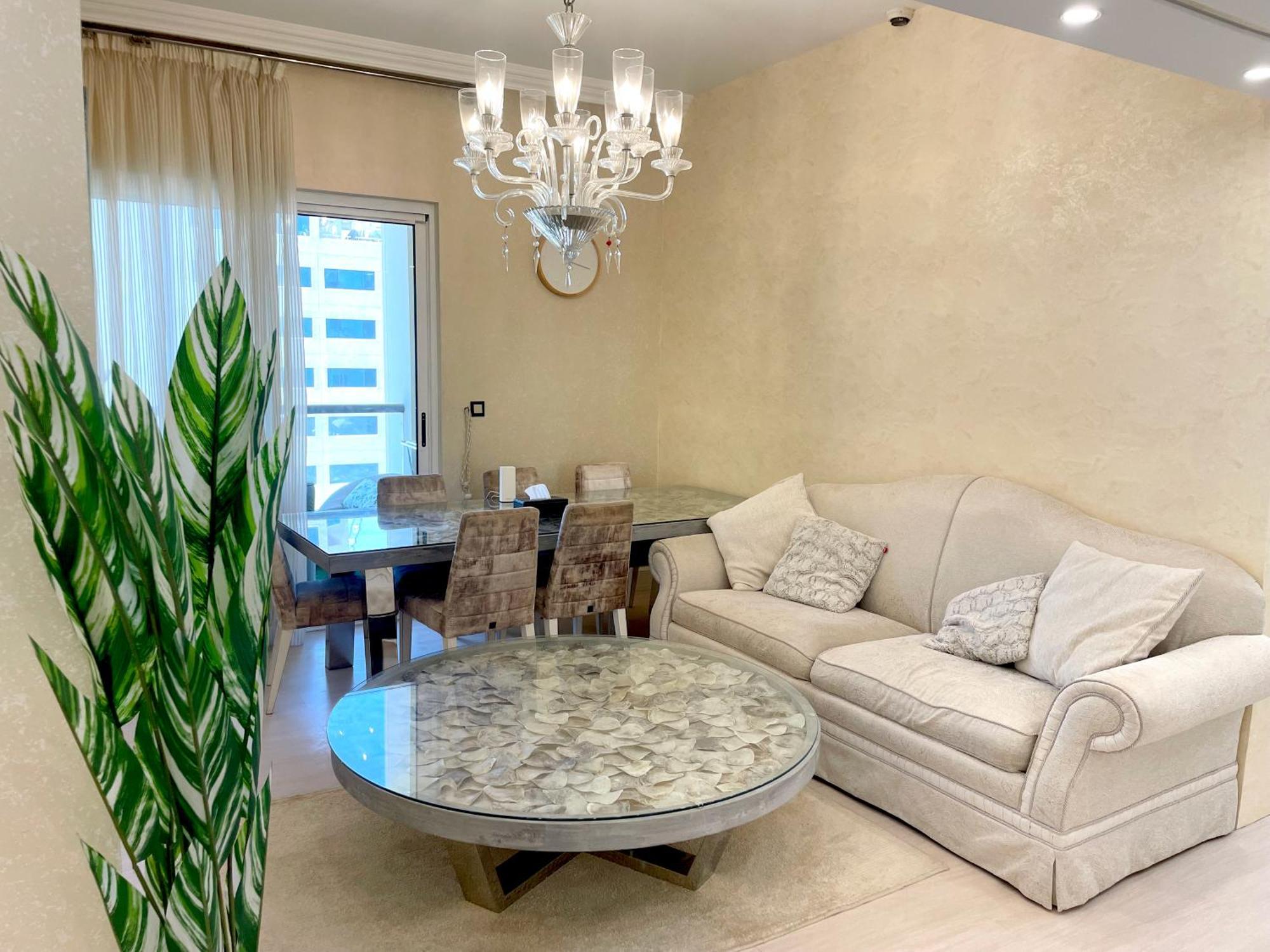 Royal Residences 2 Homestay