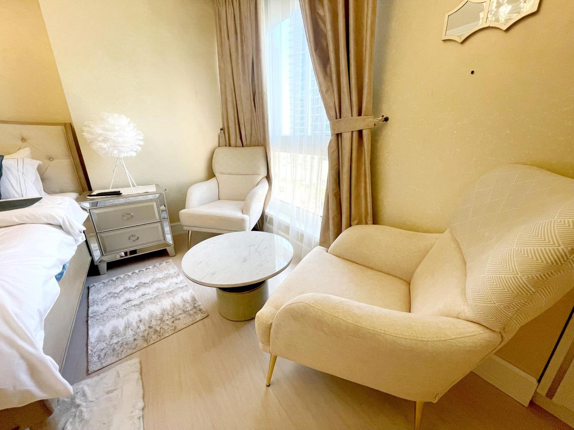 Royal Residences 2 Homestay