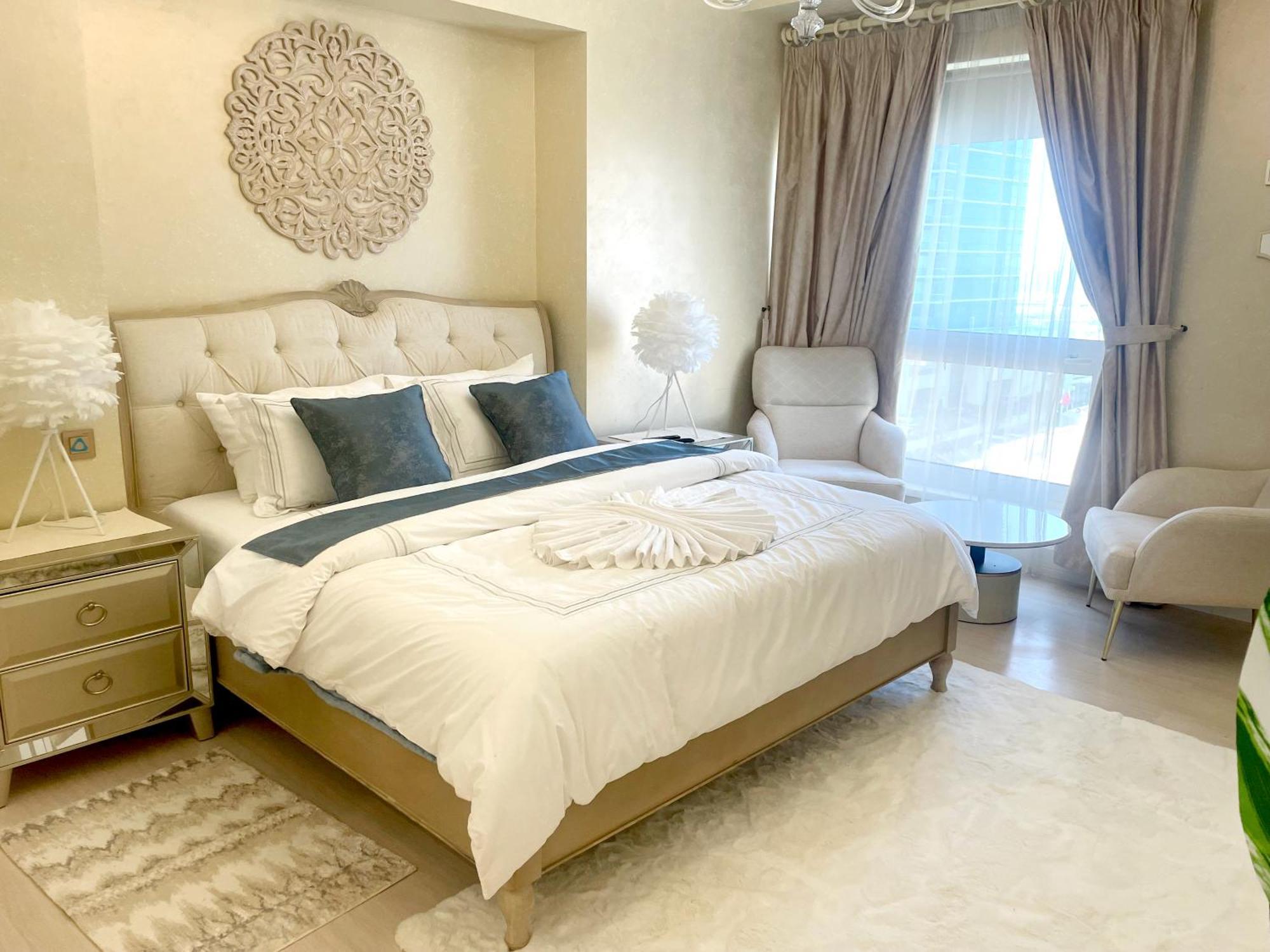 Royal Residences 2 *