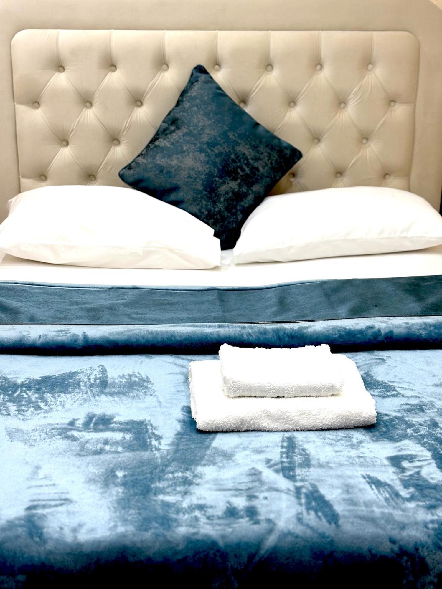 Royal Residences 2 *