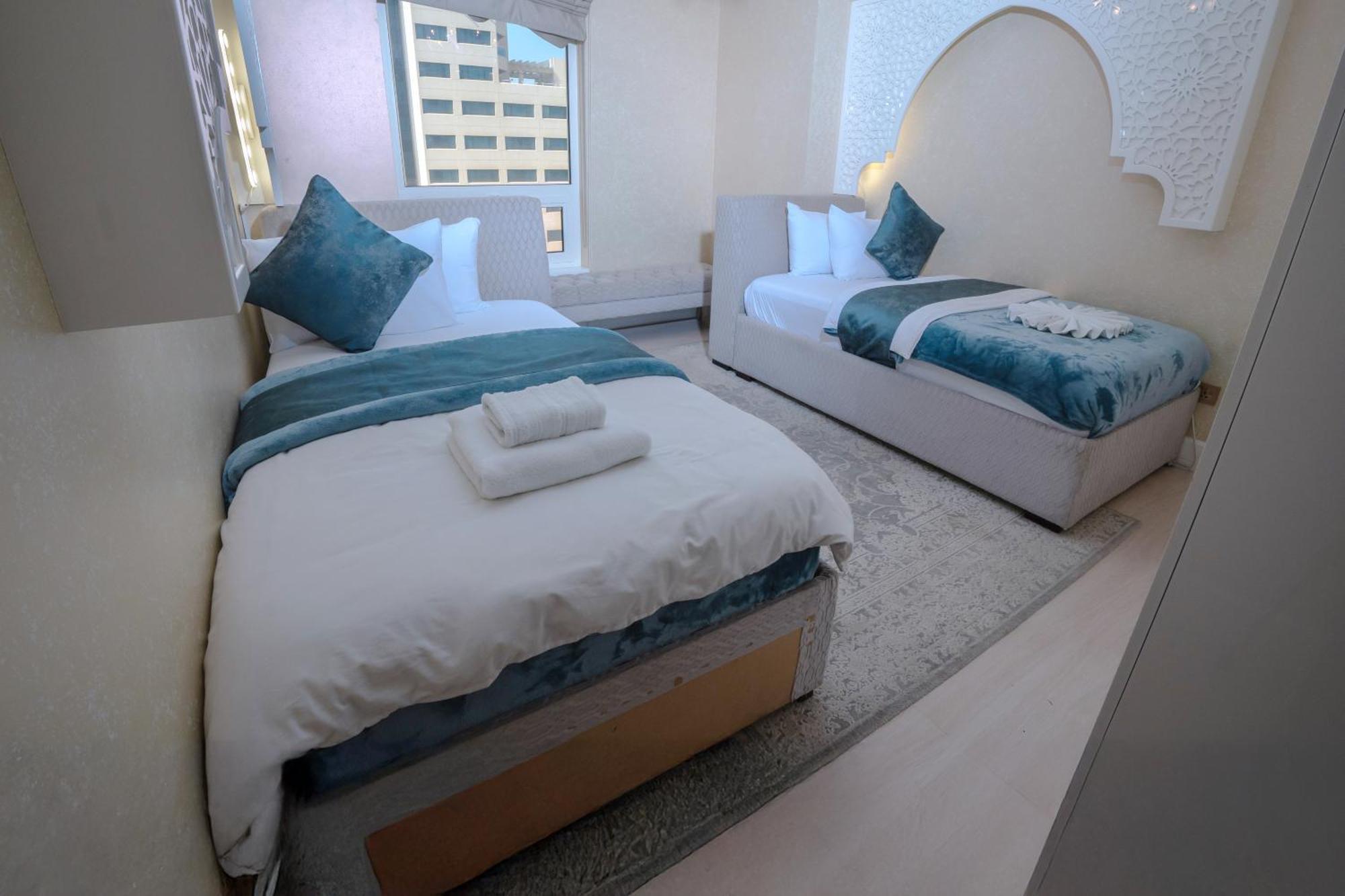 Royal Residences 2
